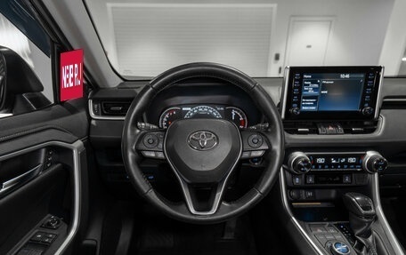 Toyota RAV4, 2020 год, 3 680 000 рублей, 10 фотография