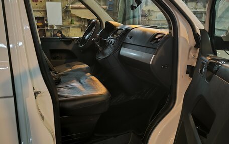 Volkswagen Transporter T5 рестайлинг, 2010 год, 3 350 000 рублей, 2 фотография