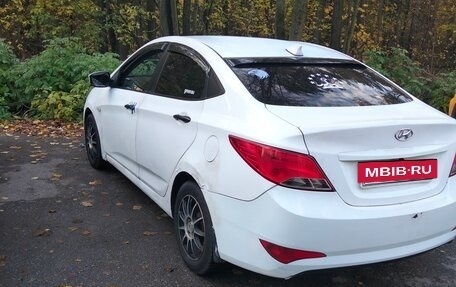 Hyundai Solaris II рестайлинг, 2015 год, 400 000 рублей, 2 фотография