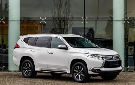 Mitsubishi Pajero Sport III рестайлинг, 2017 год, 2 435 000 рублей, 3 фотография