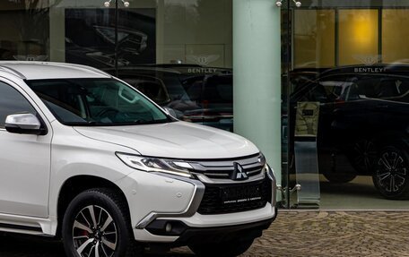 Mitsubishi Pajero Sport III рестайлинг, 2017 год, 2 435 000 рублей, 7 фотография