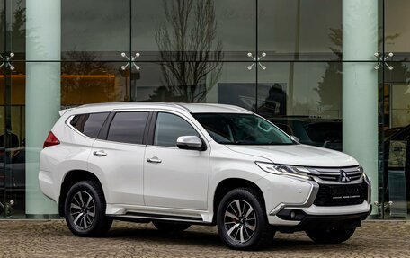 Mitsubishi Pajero Sport III рестайлинг, 2017 год, 2 435 000 рублей, 20 фотография