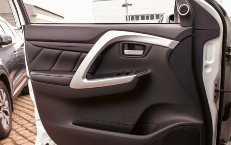 Mitsubishi Pajero Sport III рестайлинг, 2017 год, 2 435 000 рублей, 29 фотография