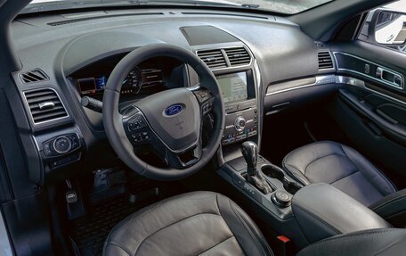 Ford Explorer VI, 2018 год, 2 335 000 рублей, 13 фотография