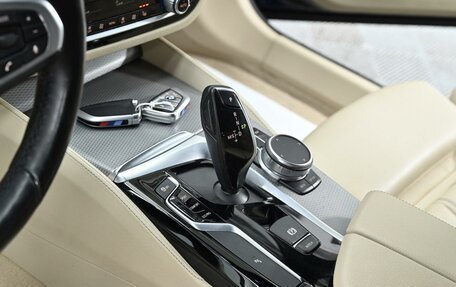BMW 5 серия, 2018 год, 3 285 000 рублей, 19 фотография