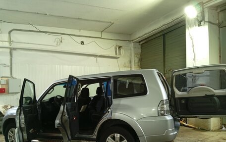 Mitsubishi Pajero IV, 2010 год, 2 000 000 рублей, 9 фотография