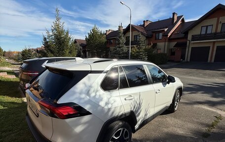 Toyota RAV4, 2020 год, 2 940 000 рублей, 2 фотография