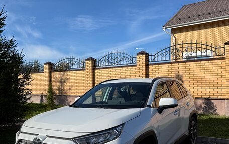 Toyota RAV4, 2020 год, 2 940 000 рублей, 18 фотография