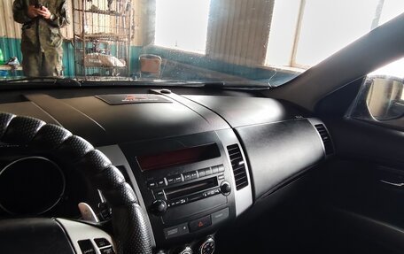 Mitsubishi Outlander III рестайлинг 3, 2010 год, 1 300 000 рублей, 1 фотография