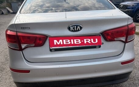 KIA Rio III рестайлинг, 2015 год, 750 000 рублей, 2 фотография