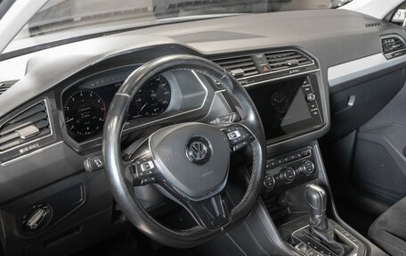 Volkswagen Tiguan II, 2017 год, 2 650 000 рублей, 5 фотография