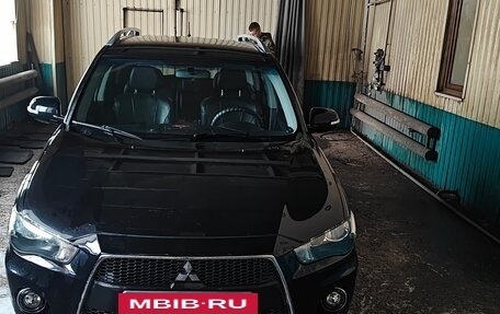 Mitsubishi Outlander III рестайлинг 3, 2010 год, 1 300 000 рублей, 7 фотография