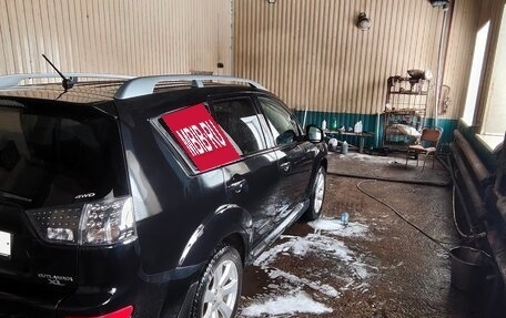 Mitsubishi Outlander III рестайлинг 3, 2010 год, 1 300 000 рублей, 9 фотография