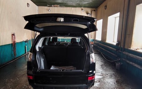 Mitsubishi Outlander III рестайлинг 3, 2010 год, 1 300 000 рублей, 19 фотография