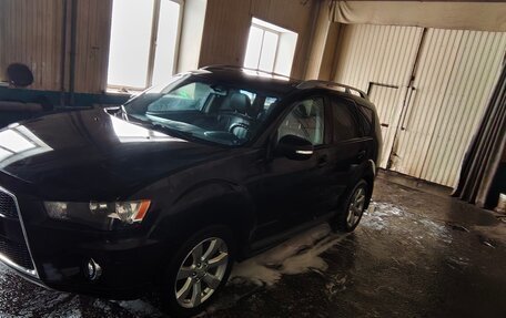 Mitsubishi Outlander III рестайлинг 3, 2010 год, 1 300 000 рублей, 23 фотография