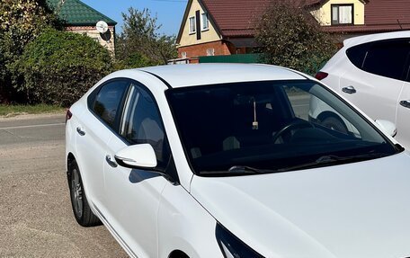Hyundai Solaris II рестайлинг, 2017 год, 1 270 000 рублей, 3 фотография