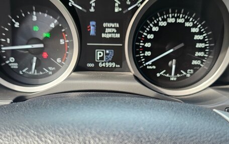 Toyota Land Cruiser 200 рестайлинг 2, 2013 год, 6 500 000 рублей, 2 фотография