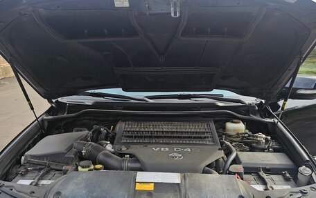Toyota Land Cruiser 200 рестайлинг 2, 2013 год, 6 500 000 рублей, 3 фотография