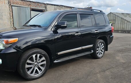 Toyota Land Cruiser 200 рестайлинг 2, 2013 год, 6 500 000 рублей, 11 фотография
