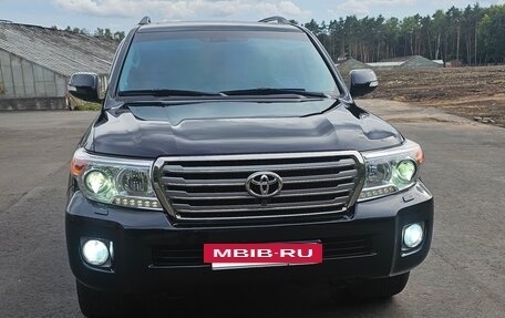 Toyota Land Cruiser 200 рестайлинг 2, 2013 год, 6 500 000 рублей, 9 фотография