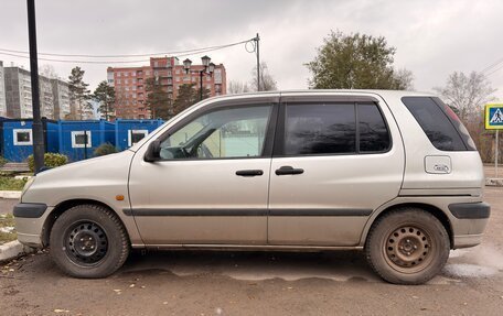 Toyota Raum I, 2000 год, 350 000 рублей, 2 фотография