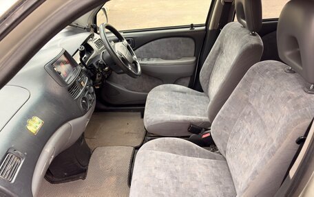 Toyota Raum I, 2000 год, 350 000 рублей, 10 фотография