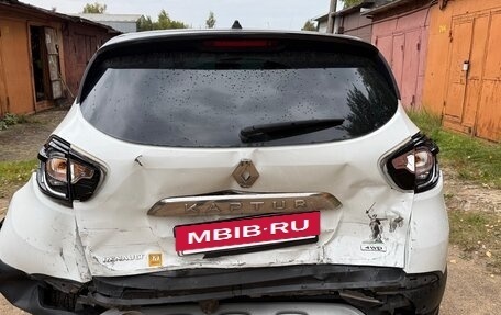 Renault Kaptur I рестайлинг, 2019 год, 900 000 рублей, 11 фотография