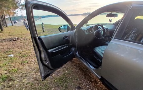 Nissan Qashqai, 2010 год, 900 000 рублей, 9 фотография