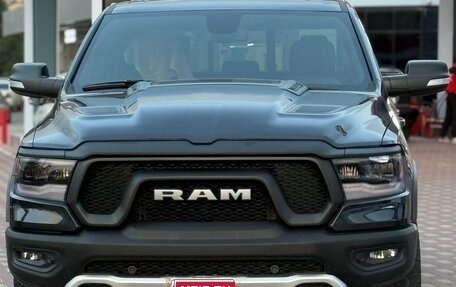 Dodge RAM IV, 2018 год, 6 000 000 рублей, 2 фотография