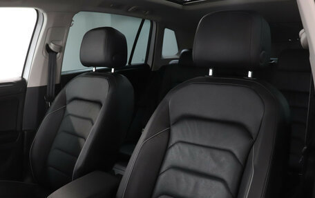 Volkswagen Tiguan II, 2018 год, 3 450 000 рублей, 17 фотография