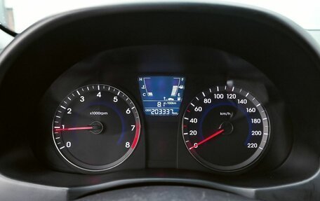 Hyundai Solaris II рестайлинг, 2011 год, 615 000 рублей, 14 фотография