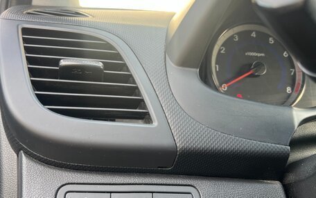 Hyundai Solaris II рестайлинг, 2014 год, 810 000 рублей, 8 фотография