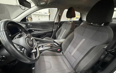 Hyundai Elantra, 2022 год, 1 900 000 рублей, 12 фотография