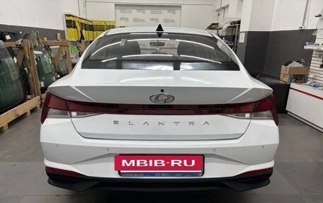 Hyundai Elantra, 2022 год, 1 900 000 рублей, 5 фотография