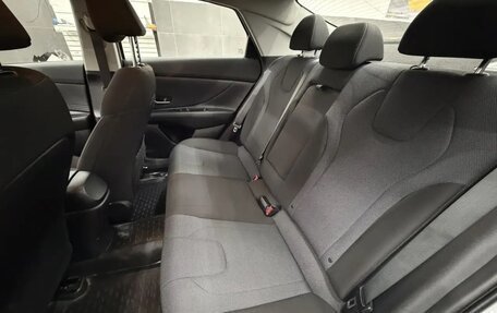Hyundai Elantra, 2022 год, 1 900 000 рублей, 13 фотография
