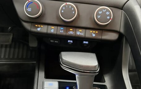 Hyundai Elantra, 2022 год, 1 900 000 рублей, 21 фотография
