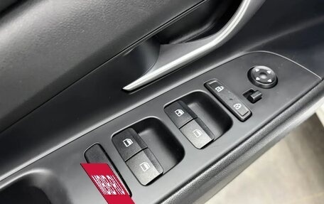 Hyundai Elantra, 2022 год, 1 900 000 рублей, 14 фотография