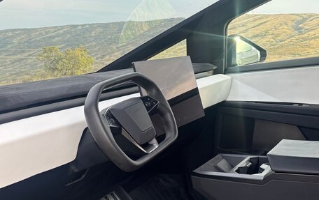 Tesla Cybertruck, 2024 год, 14 200 000 рублей, 19 фотография