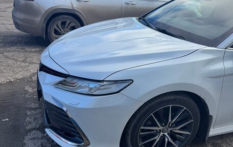 Toyota Camry, 2021 год, 2 950 000 рублей, 2 фотография