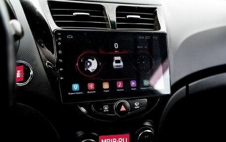 Hyundai Solaris II рестайлинг, 2012 год, 890 000 рублей, 11 фотография