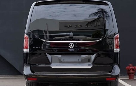 Mercedes-Benz V-Класс, 2024 год, 7 805 404 рублей, 6 фотография