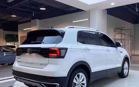 Volkswagen T-Cross I, 2022 год, 1 940 000 рублей, 6 фотография