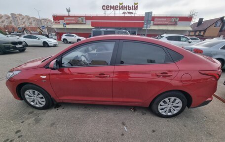 Hyundai Solaris II рестайлинг, 2021 год, 1 700 000 рублей, 4 фотография