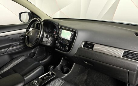 Mitsubishi Outlander III рестайлинг 3, 2014 год, 1 543 000 рублей, 12 фотография