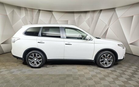 Mitsubishi Outlander III рестайлинг 3, 2014 год, 1 543 000 рублей, 6 фотография