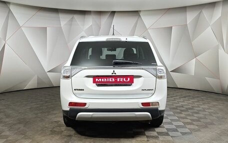 Mitsubishi Outlander III рестайлинг 3, 2014 год, 1 543 000 рублей, 8 фотография