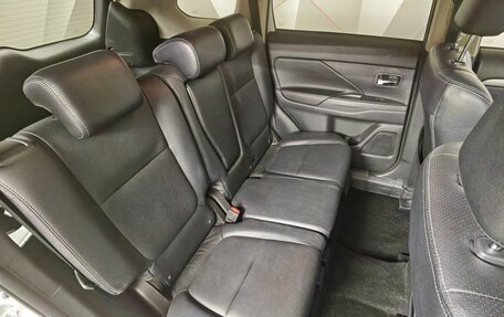 Mitsubishi Outlander III рестайлинг 3, 2014 год, 1 543 000 рублей, 16 фотография