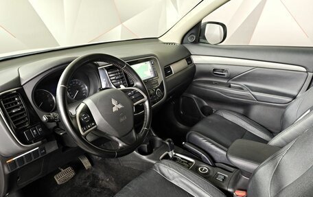 Mitsubishi Outlander III рестайлинг 3, 2014 год, 1 543 000 рублей, 18 фотография