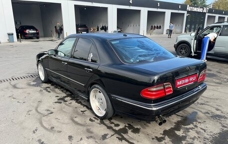 Mercedes-Benz E-Класс, 2000 год, 600 000 рублей, 1 фотография