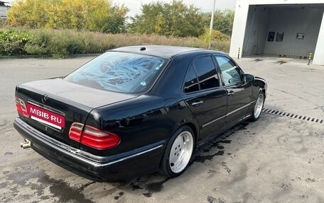 Mercedes-Benz E-Класс, 2000 год, 600 000 рублей, 2 фотография